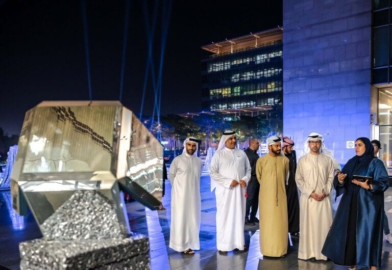 "حديقة منحوتات" بالهواء الطلق في مركز دبي المالي