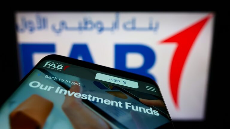 Abu Dhabi Bank's profits hit record levels with sale of stake in "Magnati"