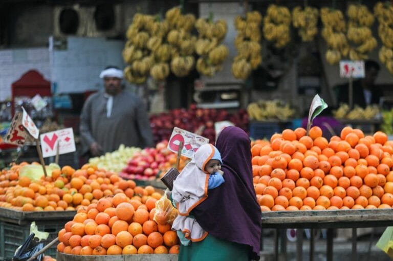 التضخم في مصر يواصل ارتفاعه مدفوعًا بأسعار الغذاء