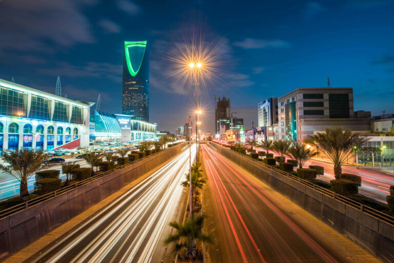 الاقتصاد السعودي سيتخطى لأول مرة مستوى التريليون دولار