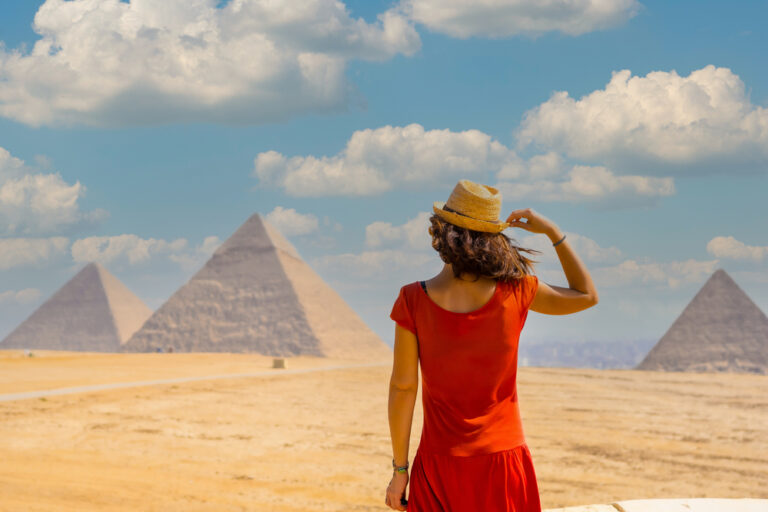 مصر تروج لـ"إجازتك عندنا" لاستعادة عافية سياحتها