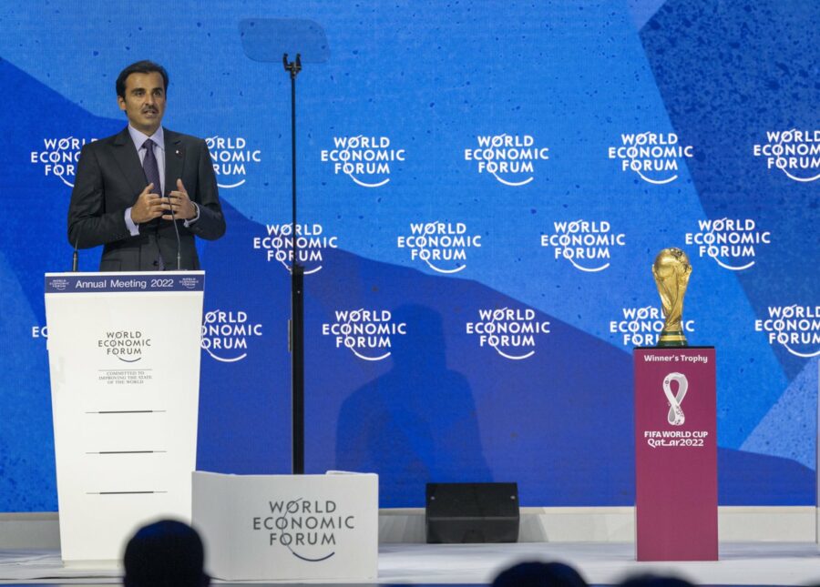 أمير قطر من دافوس: مونديال 2022 سيكون نسخة خاصة من كأس العالم
