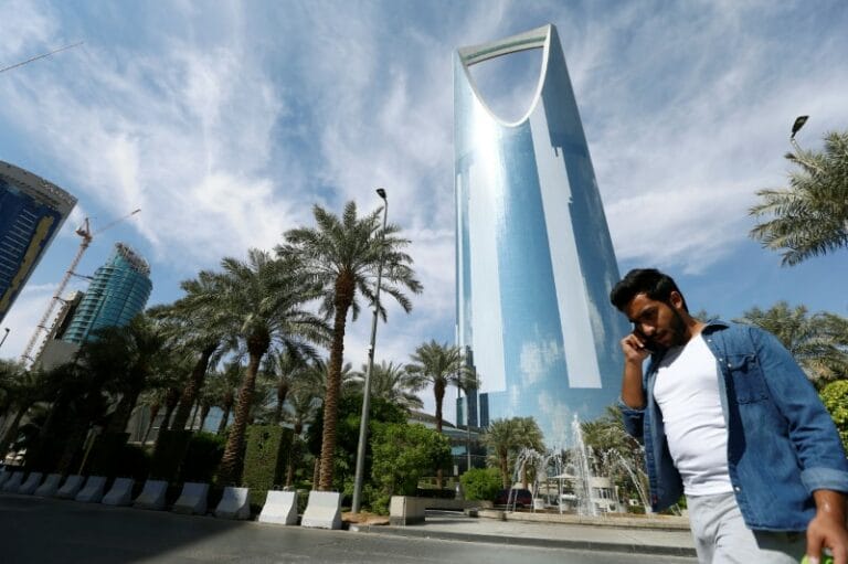 Saudi's jobless rate falls to lowest since 2008