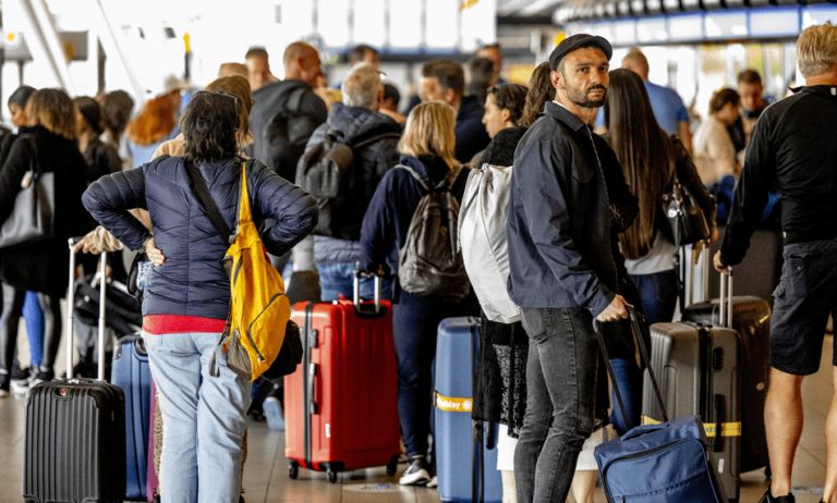 Airport chaos in US and Europe
