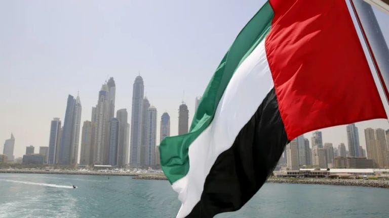 تباطؤ نمو القطاع الخاص الإماراتي غير النفطي مع اشتداد التضخم