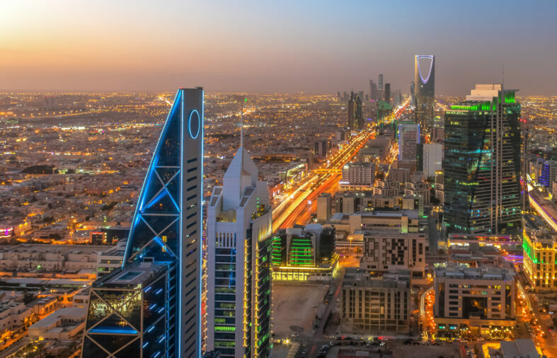 السعودية والتنويع.. نحو مستقبلٍ ماليٍ لا تعتمد فيه على النفط