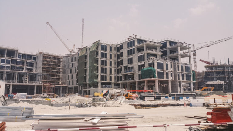 قطاع البناء في دول مجلس التعاون الخليجي يستعد لنمو كبير