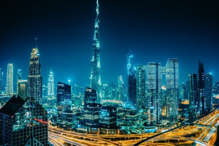التصرفات العقارية في دبي تسجّل 2.1 مليار درهم