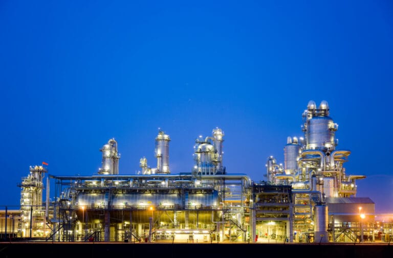 أس آند بي": شركات الكيميائيات الخليجية تستطيع الصمود في وجه التحديات