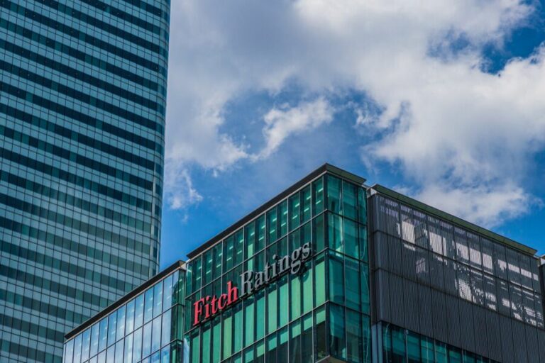 Fitch downgrades Egypt's outlook to negative, affirms 'B+'