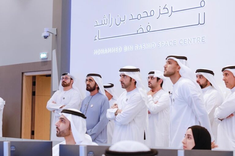 الإمارات تطلق أول مركبة قمرية عربيّة الصّنع