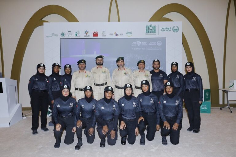 شرطة دبي تطلق أول فريق نسائي للعمليات الخاصة SWAT