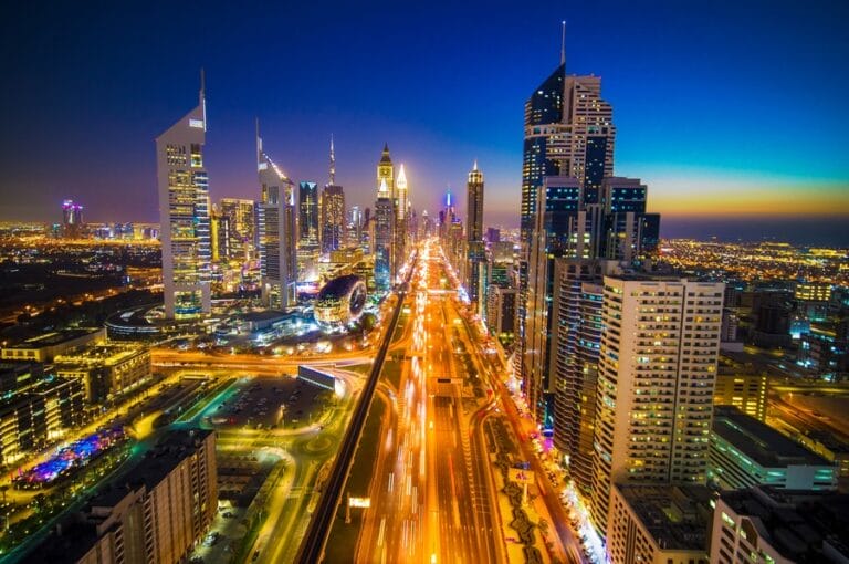 دبي تتوج بلقب أفضل وجهة عالمية للسفر في 2023