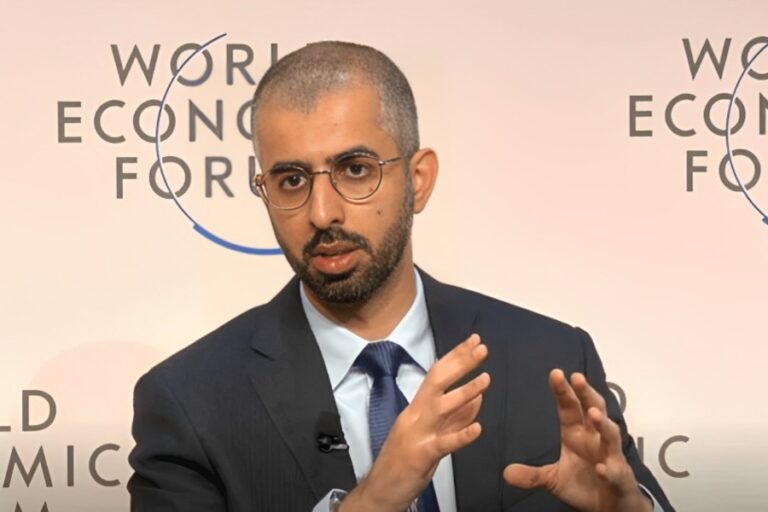 دافوس: الإمارات تريد أن تبقى مركزًا للعملات المشفرة