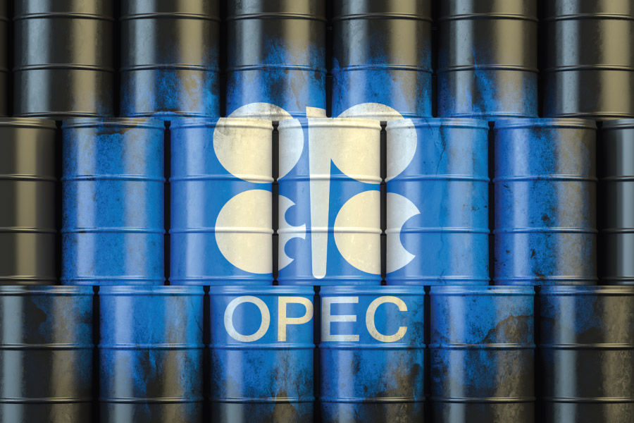 Oil prices steady after surge on OPEC+ cut decision, inflicting losses on speculators 