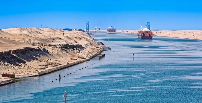 Suez Canal forecasts $10.3 bn in navigation traffic, secures billion-dollar projects